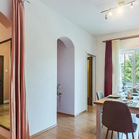2 Bedroom Beautiful Apartment In Valtura מראה חיצוני תמונה