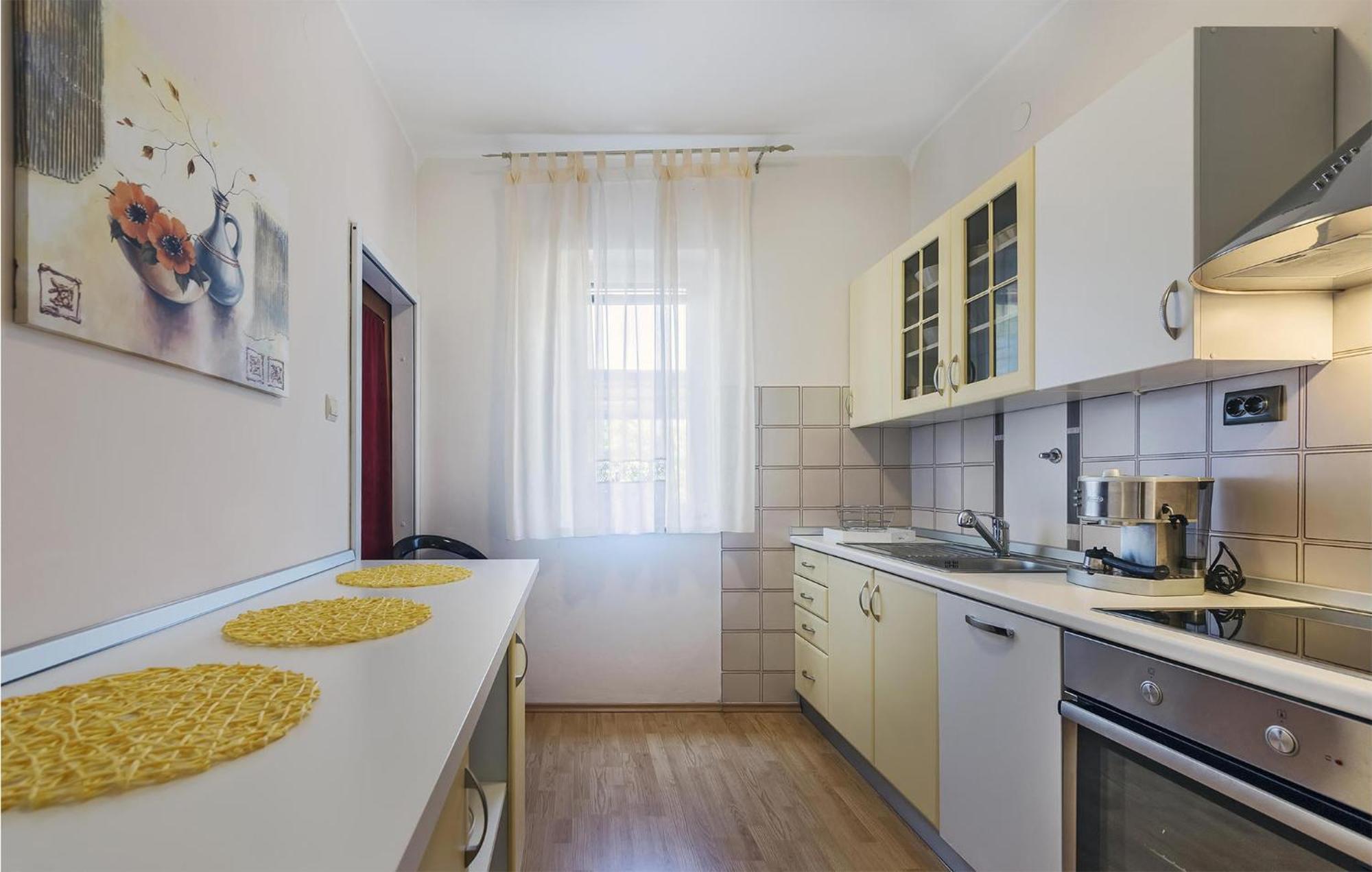 2 Bedroom Beautiful Apartment In Valtura מראה חיצוני תמונה