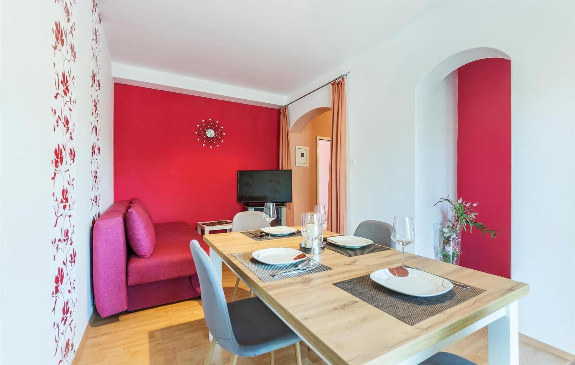 2 Bedroom Beautiful Apartment In Valtura מראה חיצוני תמונה